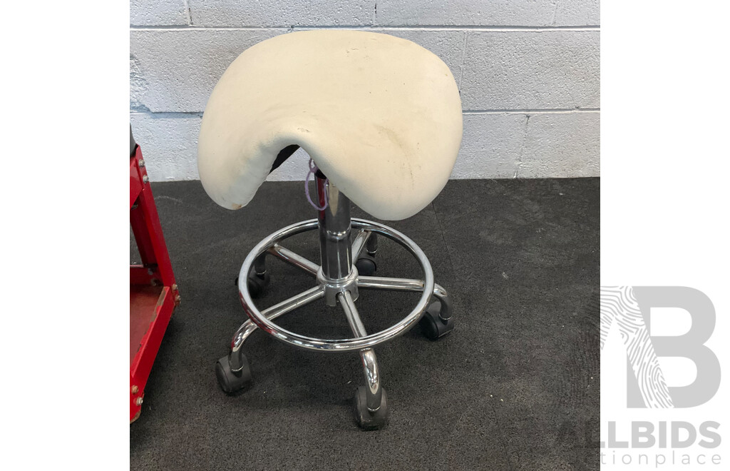 White Saddle Chair with Foot Rest & Kincrome Workshop Creeper Seat with Drawer & Tools