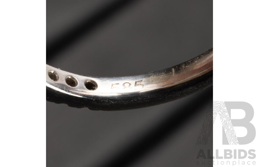 14ct White Gold Diamond Halo Engagement Ring, TDW 1.01ct, IGI Certified Lab Grown Diamond Solitaire D/VVS2, Size J, 3.01 Grams