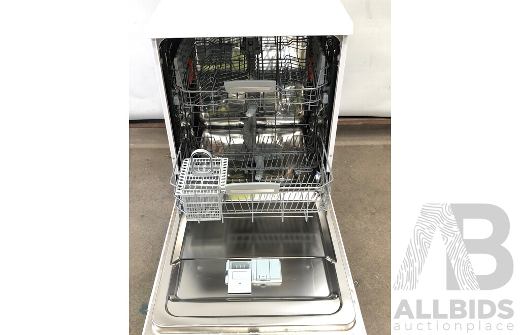 Ariston Freestanding Dishwasher