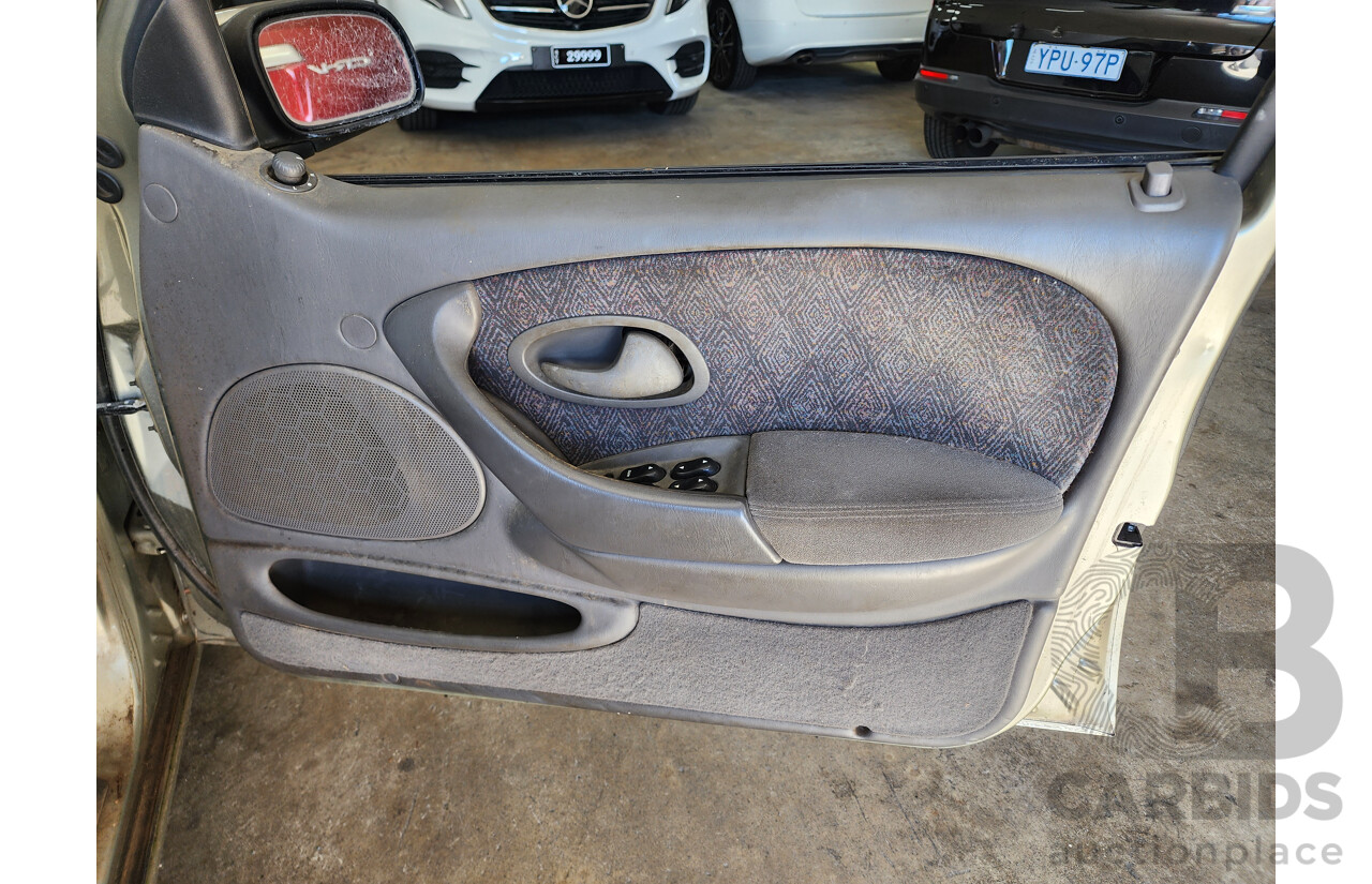 1/2001 Ford Fairmont  AUII 4d Wagon Gold 4.0L