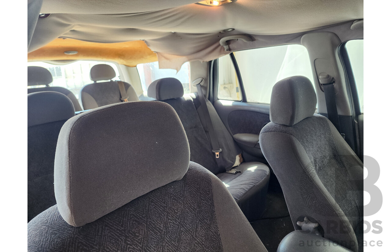 1/2001 Ford Fairmont  AUII 4d Wagon Gold 4.0L