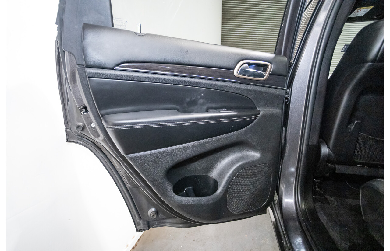 11/2016 Jeep Grand Cherokee Overland (4x4) WK MY15 4D Wagon Granite Crystal Metallic 3.6L V6