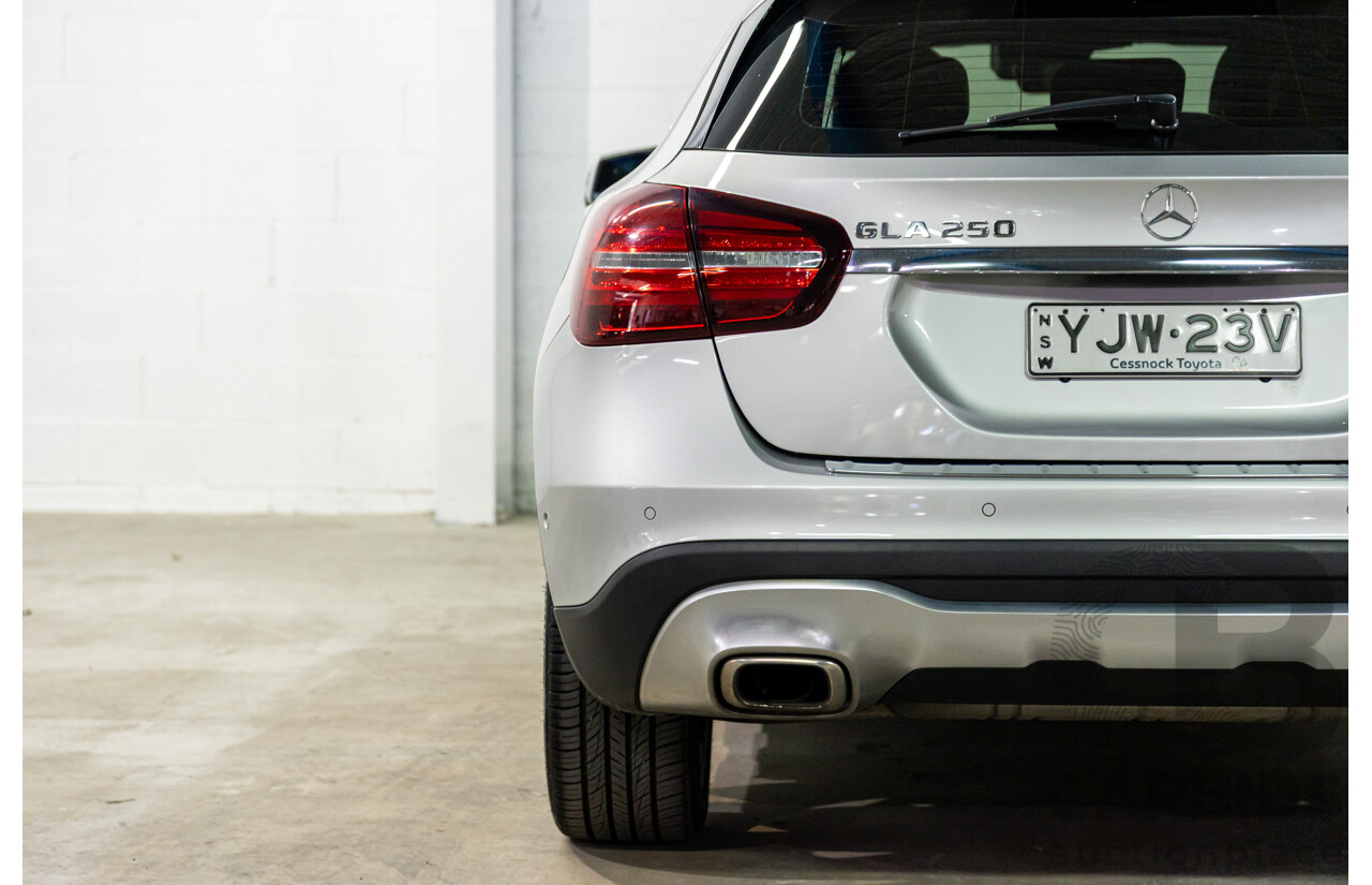 07/2017 Mercedes-Benz GLA 250 4MATIC (AWD) X156 MY18 4d Wagon Polar Silver Metallic Turbo 2.0L