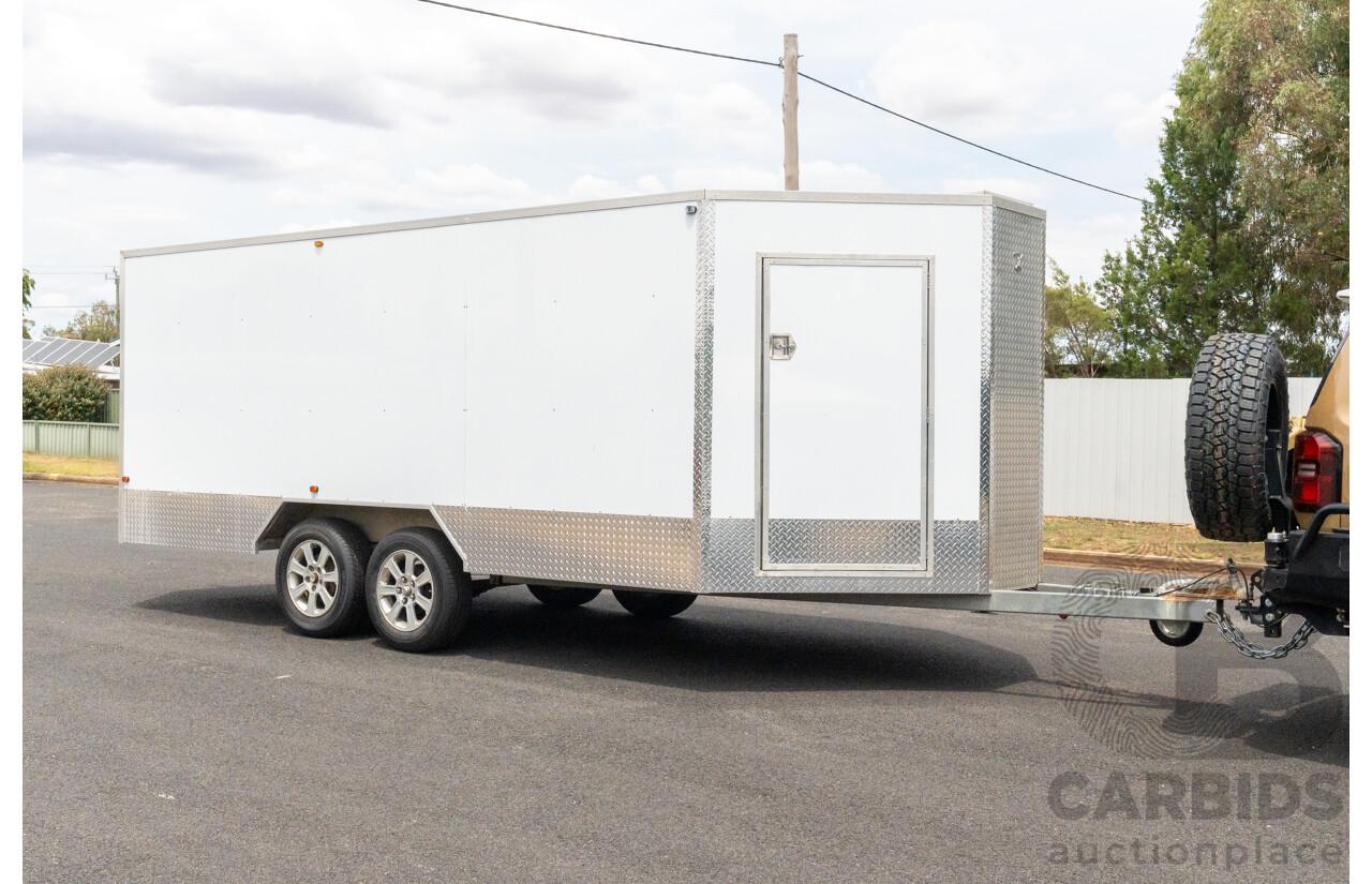 01/2014 All Star Metal Fabrication 'The Pig' Enclosed Vehicle Trailer with Electric Tailgate & Solar
