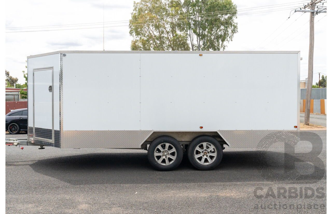 01/2014 All Star Metal Fabrication 'The Pig' Enclosed Vehicle Trailer with Electric Tailgate & Solar