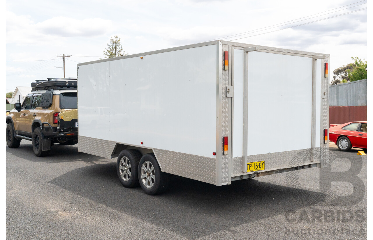 01/2014 All Star Metal Fabrication 'The Pig' Enclosed Vehicle Trailer with Electric Tailgate & Solar