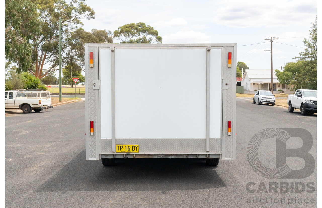 01/2014 All Star Metal Fabrication 'The Pig' Enclosed Vehicle Trailer with Electric Tailgate & Solar