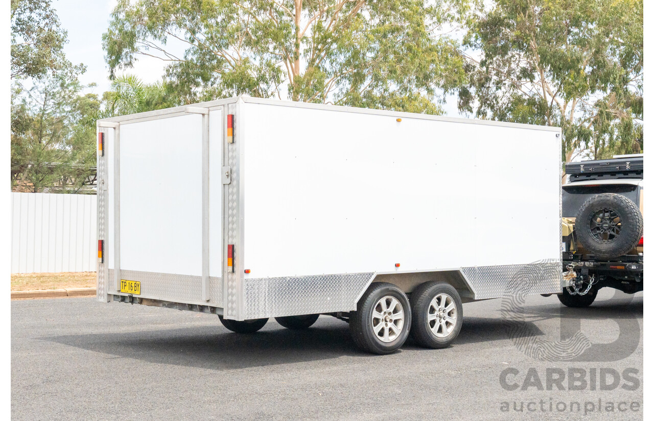 01/2014 All Star Metal Fabrication 'The Pig' Enclosed Vehicle Trailer with Electric Tailgate & Solar