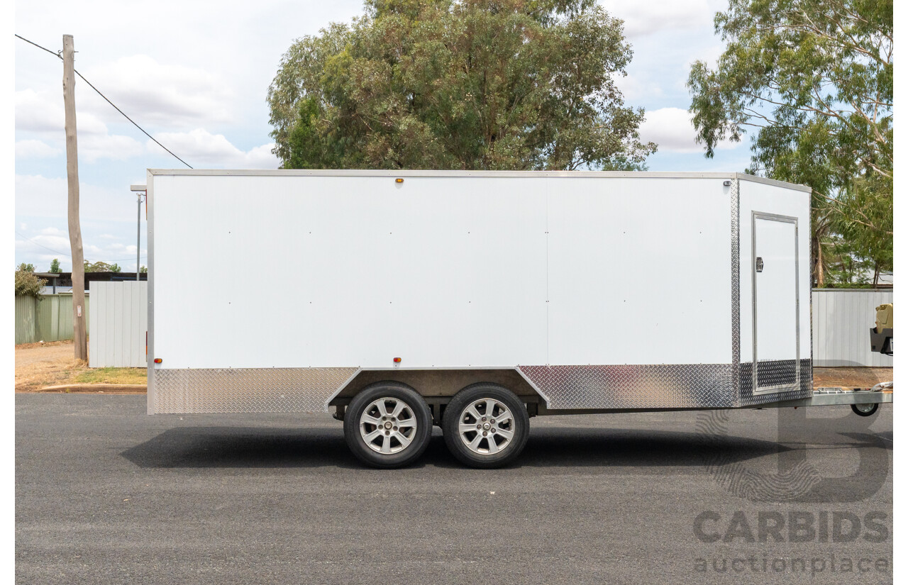 01/2014 All Star Metal Fabrication 'The Pig' Enclosed Vehicle Trailer with Electric Tailgate & Solar