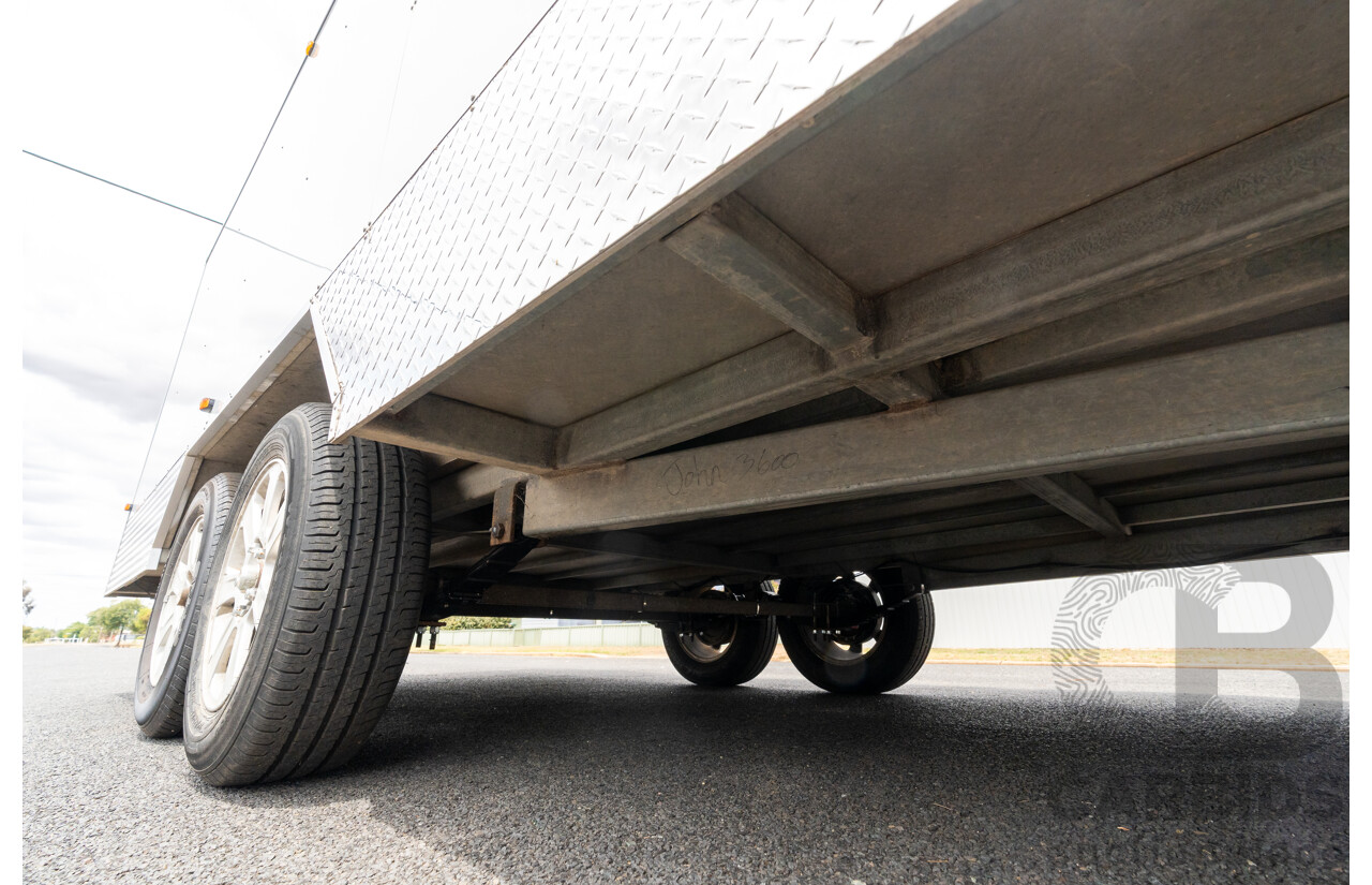 01/2014 All Star Metal Fabrication 'The Pig' Enclosed Vehicle Trailer with Electric Tailgate & Solar