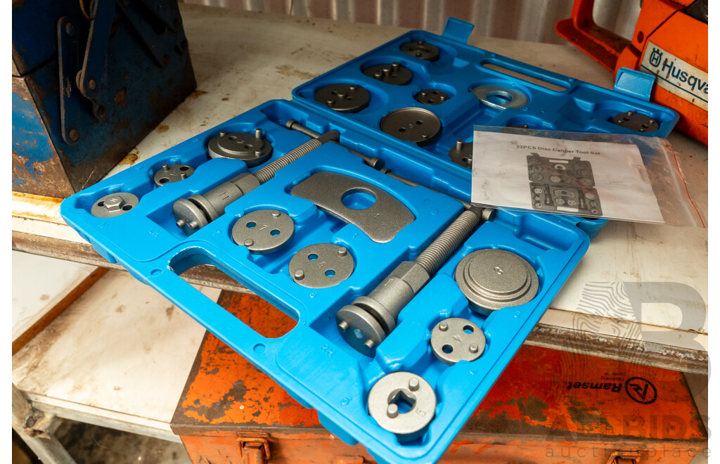 Cased 22 Piece Disc Caliper Tool Set