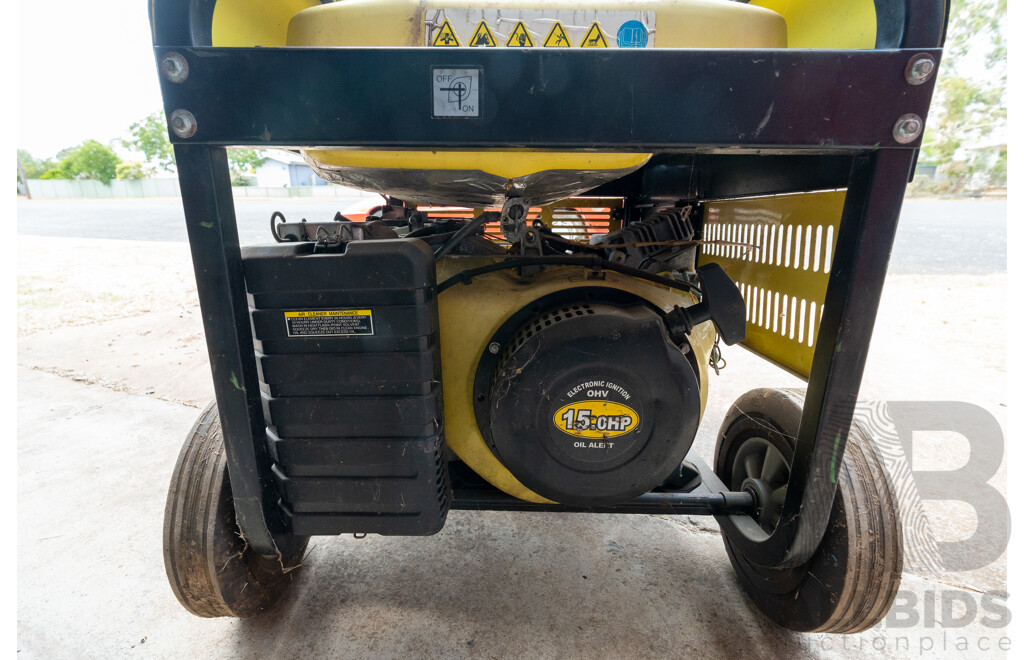 Suama 750YE-3 Petrol Powered Generator