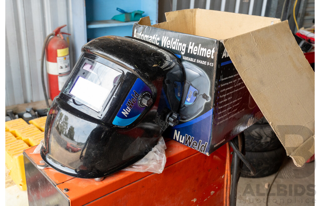 Nu World NW-S33S Automatic Welding Helmet in Box