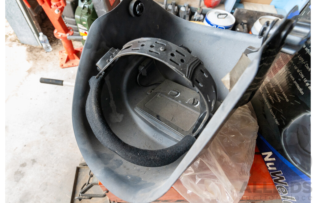 Nu World NW-S33S Automatic Welding Helmet in Box