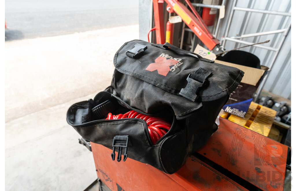 Maxi Tarc 12 Volt 40 LPM 150 PSI Portable Air Compressor