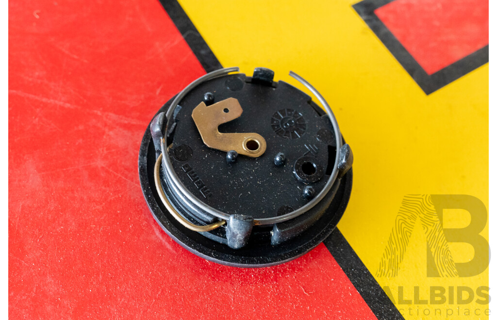 Boxed Momo Indy Heritage Elm Steering Wheel