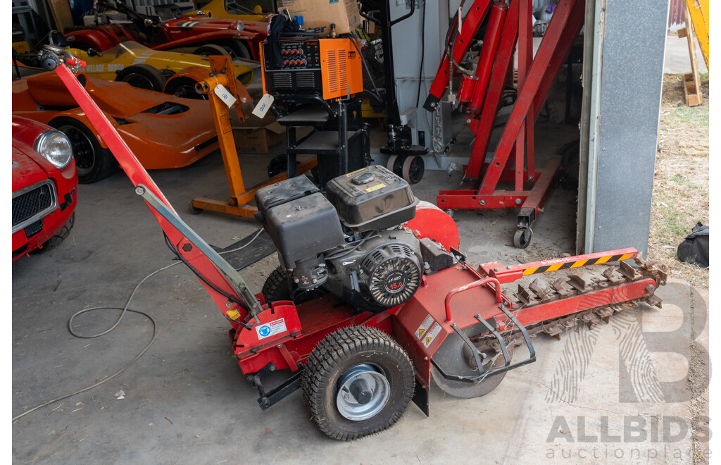 Four Stroke 15 Hp Hand Controlled Trencher