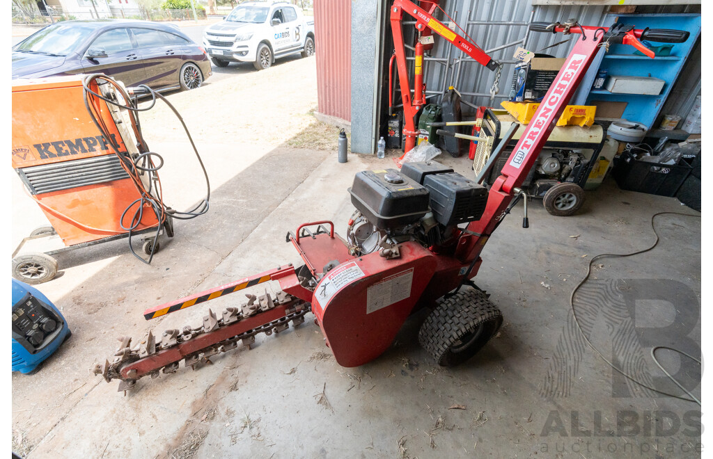 Four Stroke 15 Hp Hand Controlled Trencher