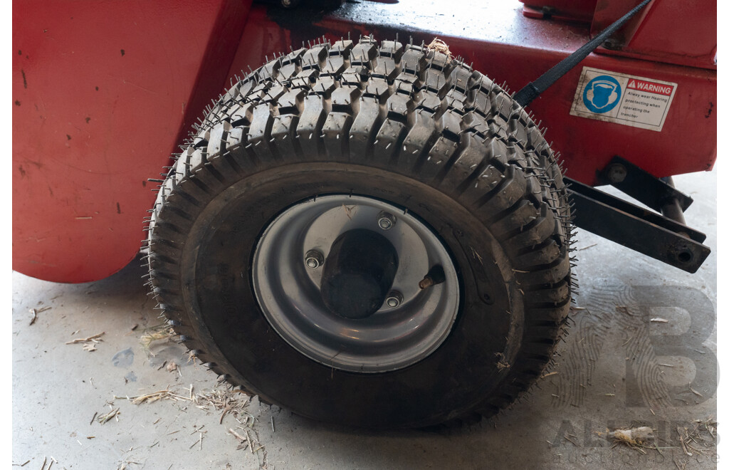 Four Stroke 15 Hp Hand Controlled Trencher