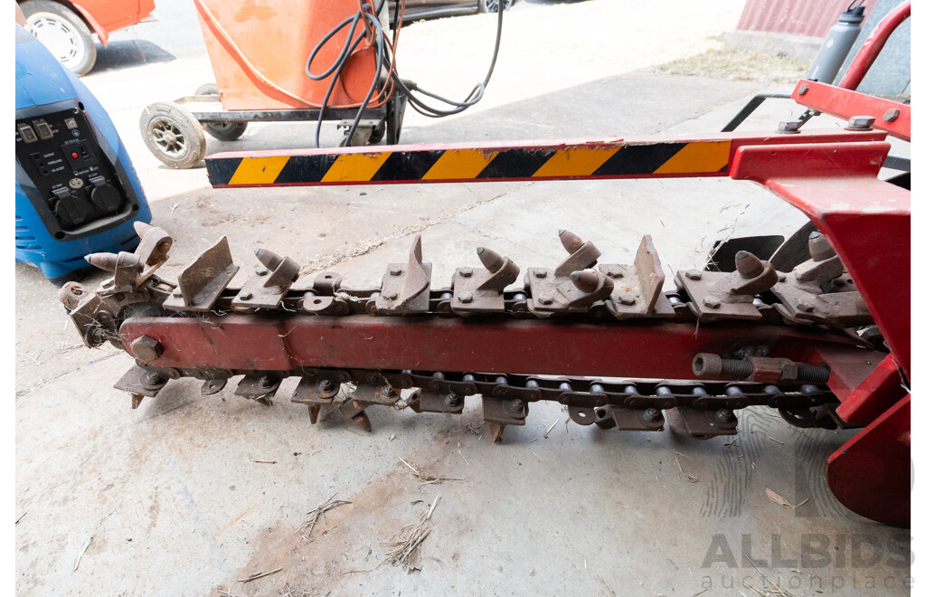 Four Stroke 15 Hp Hand Controlled Trencher