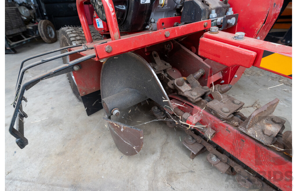 Four Stroke 15 Hp Hand Controlled Trencher