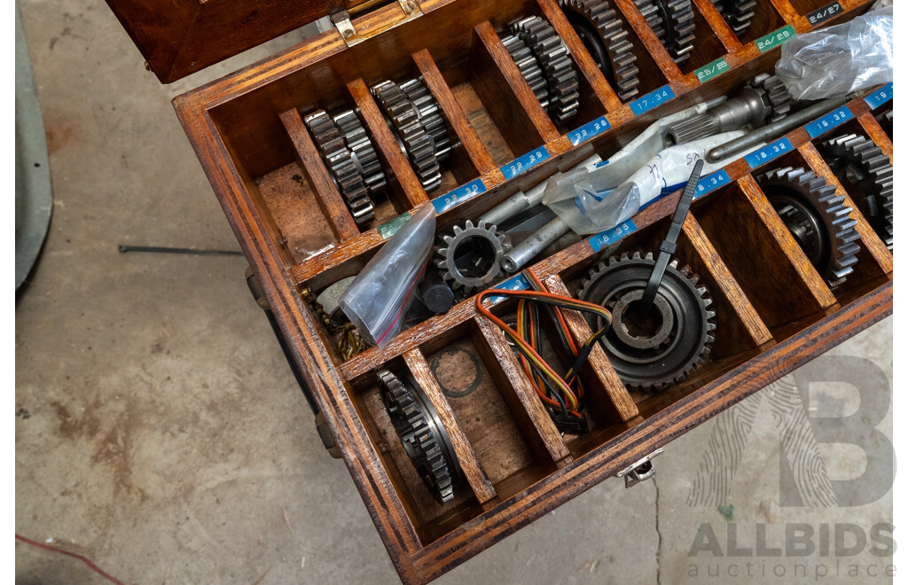 Fitted Case of Gear Box Gears