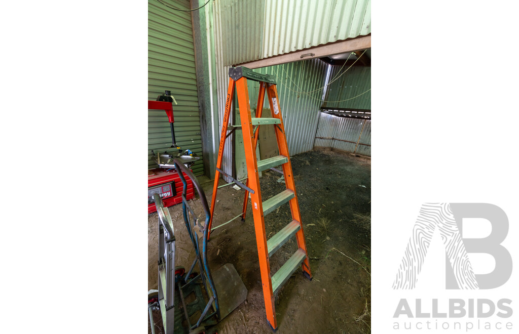 Fiberglass Electricians A Frame Ladder