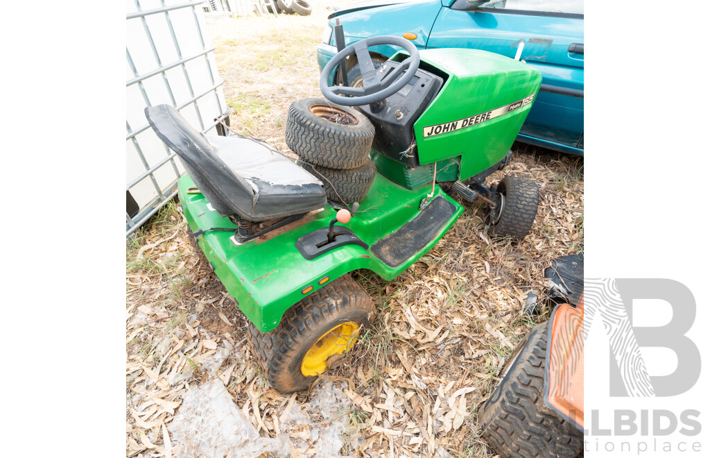 John Deere 165 Hydro Ride on Mower