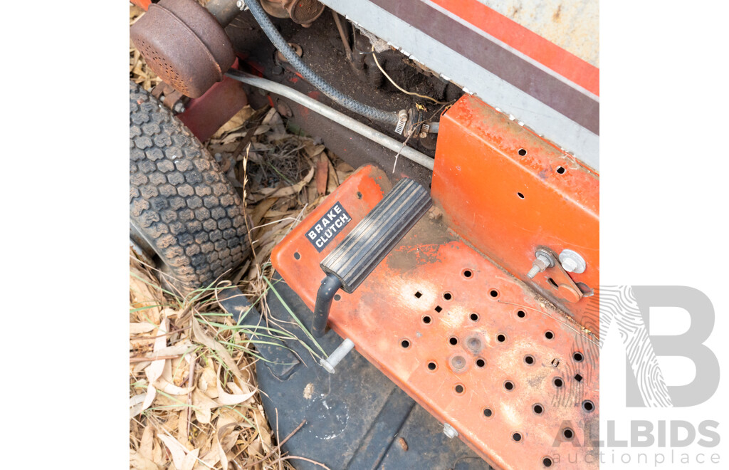 Vintage VICTA 11hp 38 Inch 5 Speed Ride on Mower