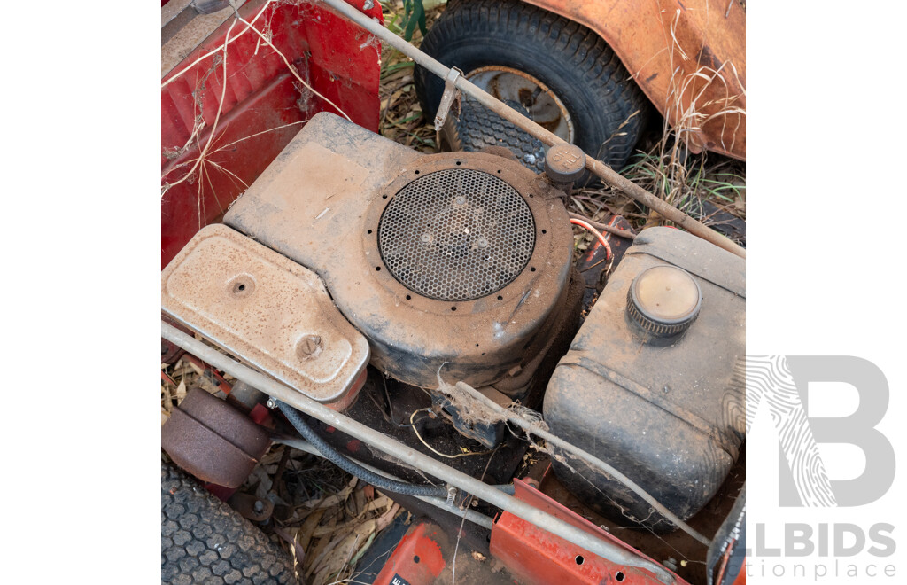 Vintage VICTA 11hp 38 Inch 5 Speed Ride on Mower