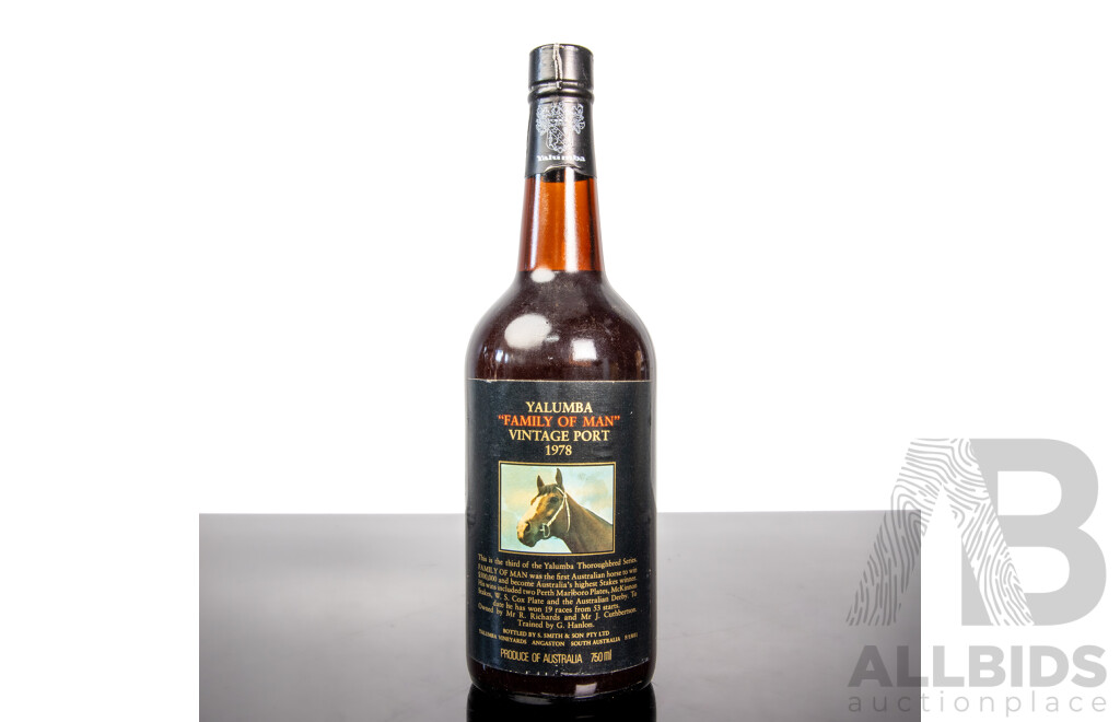 Set of Five Consecutive Yalumba Thoroughbred Series Vintage Port, 1976-1980 Togeather with Cased Mr Pickwicks Port