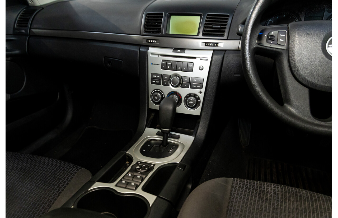 9/2009 Holden Commodore Omega VE MY10 4d Sedan Voodoo Blue Metallic V6 3.0L