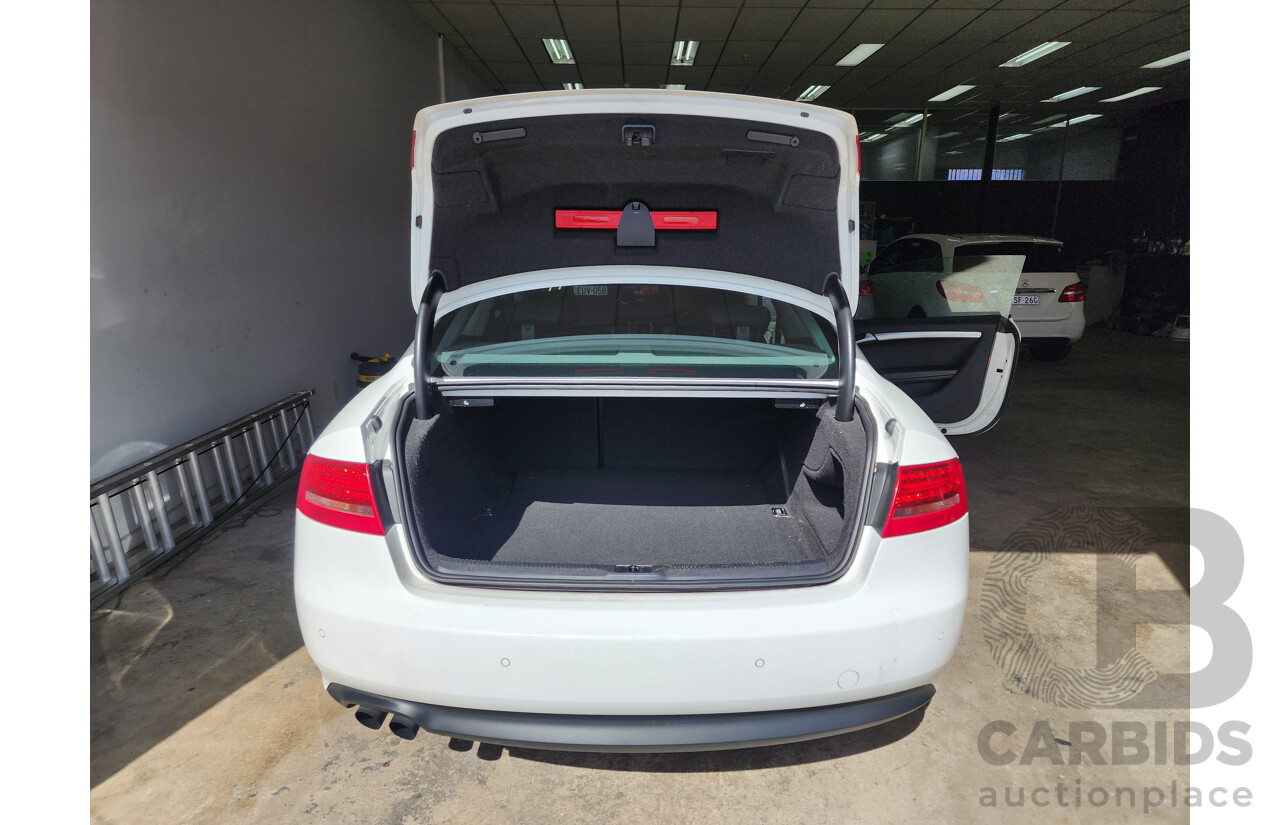 9/2010 Audi A5 2.0 TFSI 8T 2d Coupe White 2.0L