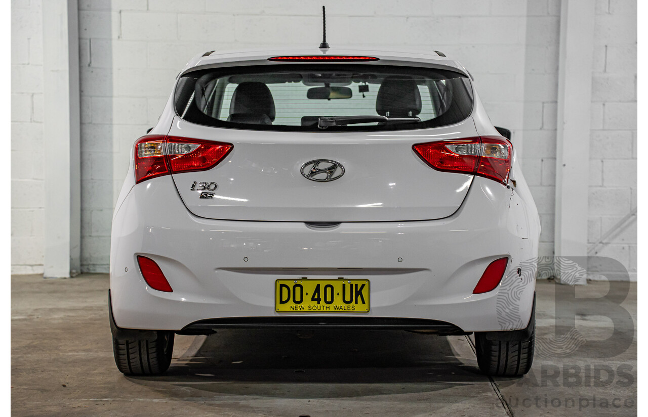 2/2015 Hyundai i30 SE GD MY14 5d Hatchback Creamy White 1.8L