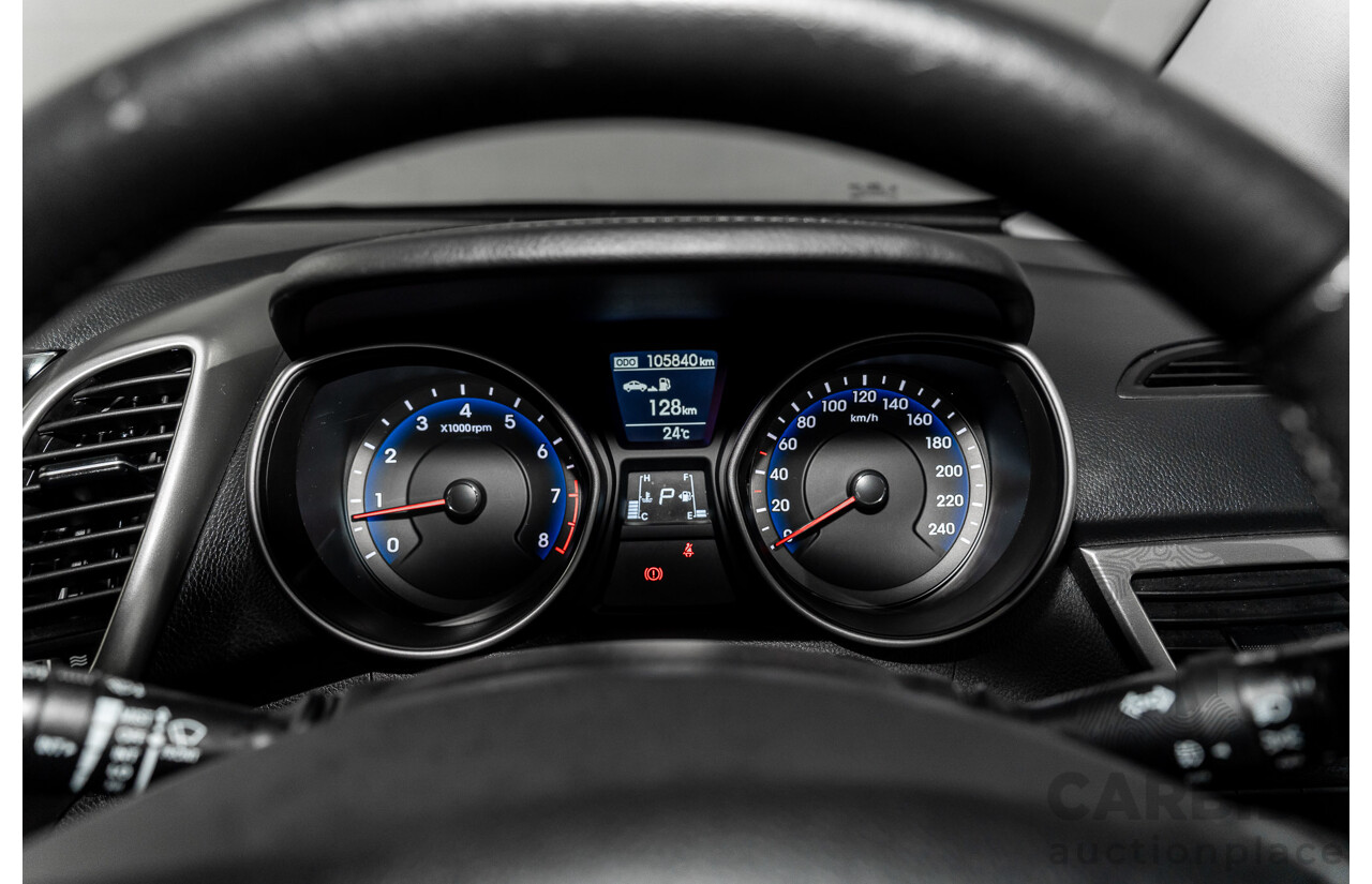 2/2015 Hyundai i30 SE GD MY14 5d Hatchback Creamy White 1.8L