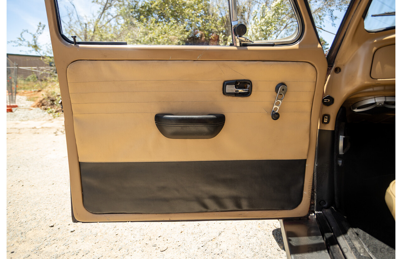 8/1970 Volkswagen Beetle 2d Sedan Black / Red 1.6L - Modified