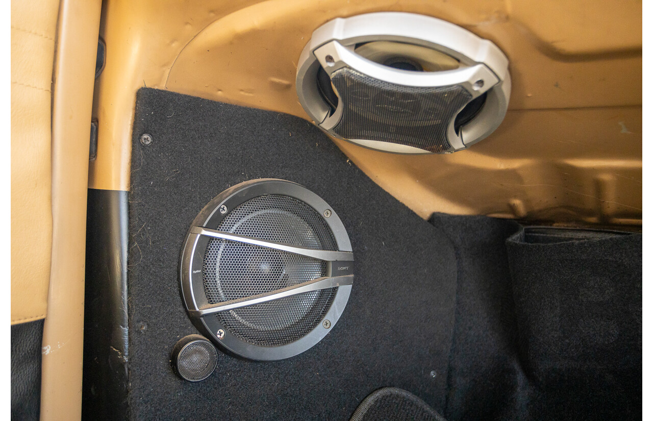 8/1970 Volkswagen Beetle 2d Sedan Black / Red 1.6L - Modified