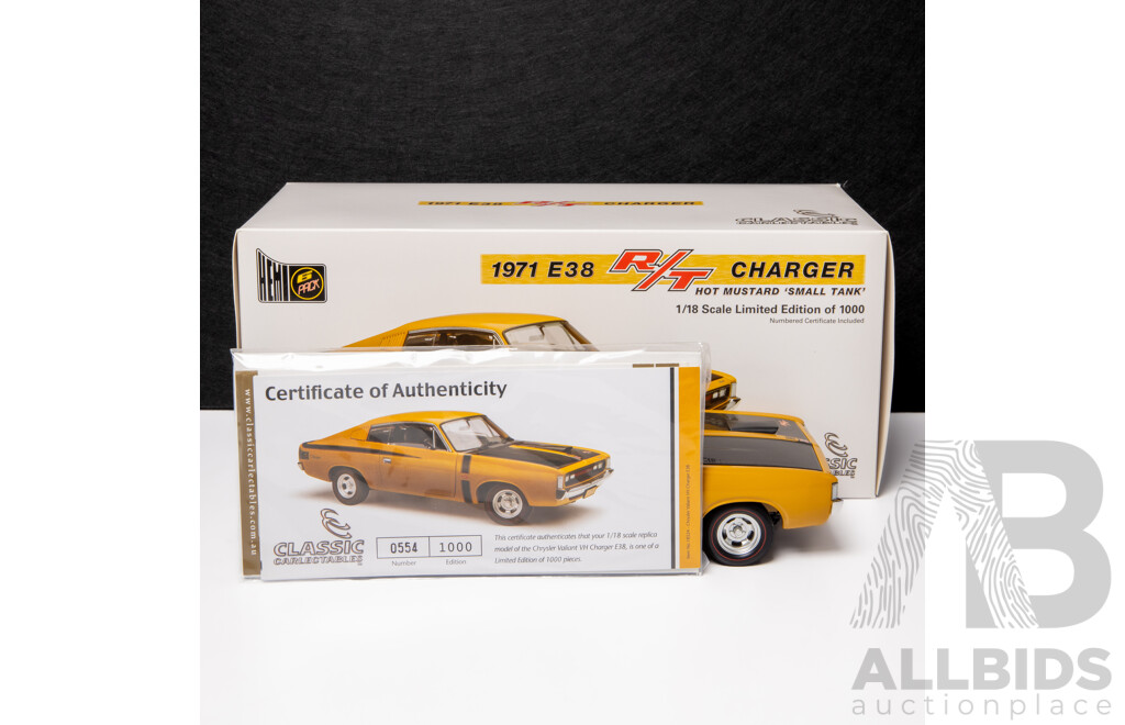 Classic Carlectables 1971 Chrysler E38 Charger R/T Small Tank Hot Mustard COA 554/1000 - 1:18 Scale Model Car