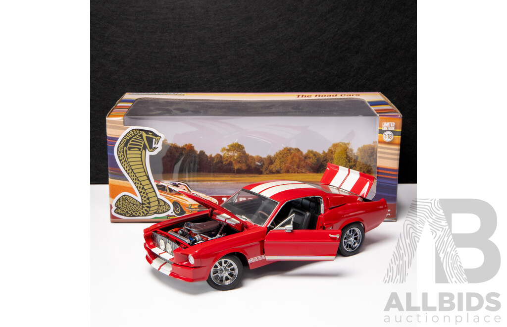 Greenlight 1967 Ford Shelby GT-500 Red / White - 1:18 Scale Model Car