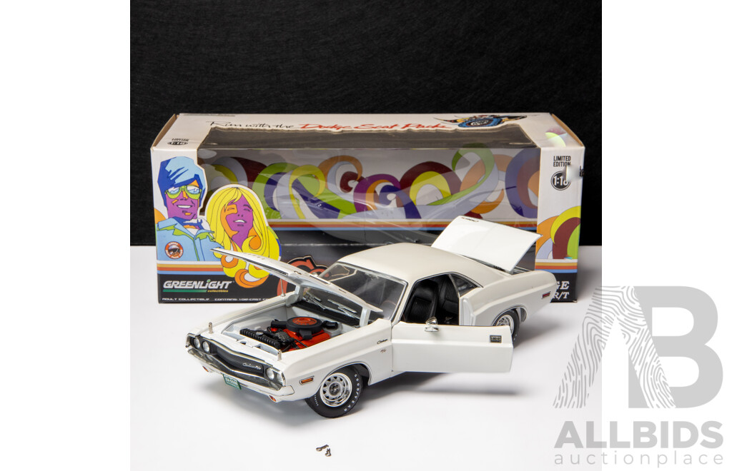 Greenlight 1970 Dodge Challenger R/T White - 1:18 Scale Model Car