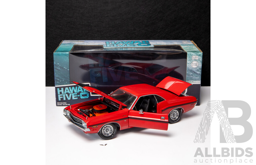 Greenlight 1970 Dodge Challenger R/T Hawaii Five-O Red - 1:18 Scale Model Car