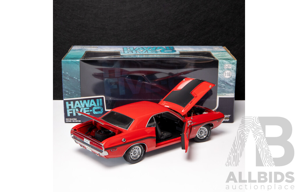 Greenlight 1970 Dodge Challenger R/T Hawaii Five-O Red - 1:18 Scale Model Car