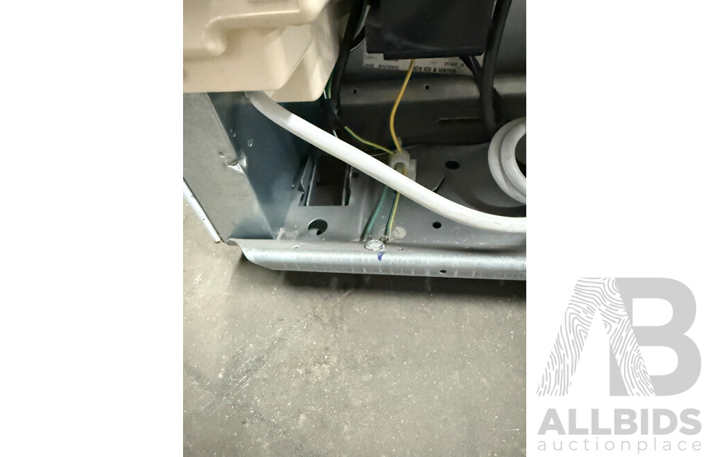 Fisher & Paykel 494L Series 5 Refrigerator Freezer (RF522BRPW6) - ORP $2,628