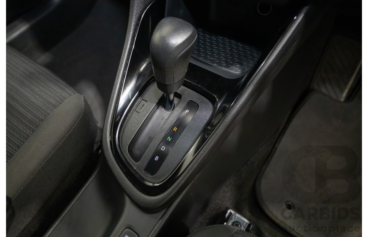 6/2020 Toyota Yaris Ascent Sport MXPA10R 5D Hatchback Glacier White 1.5L