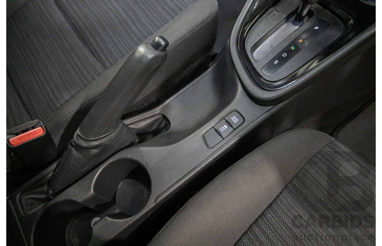 6/2020 Toyota Yaris Ascent Sport MXPA10R 5D Hatchback Glacier White 1.5L