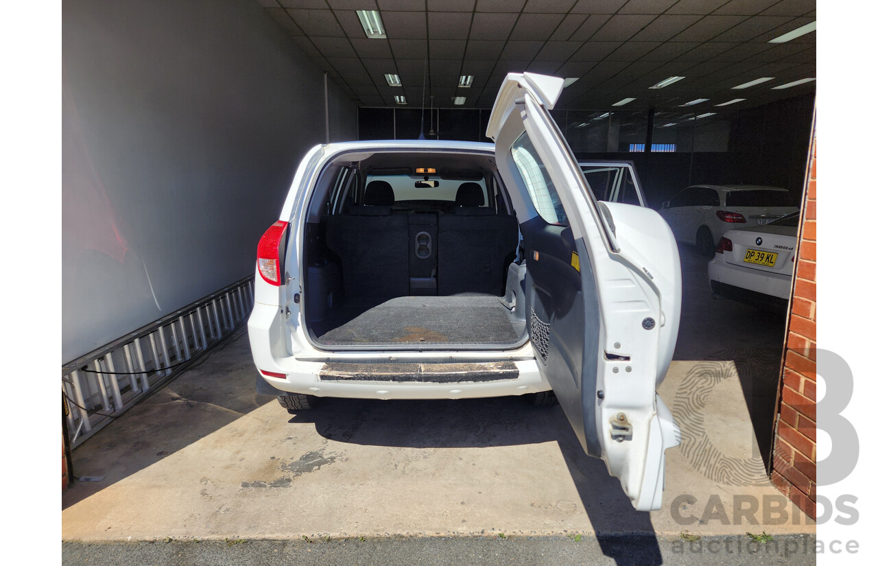 9/2006 Toyota Rav4 CV (4x4) ACA33R 4d Wagon White 2.4L