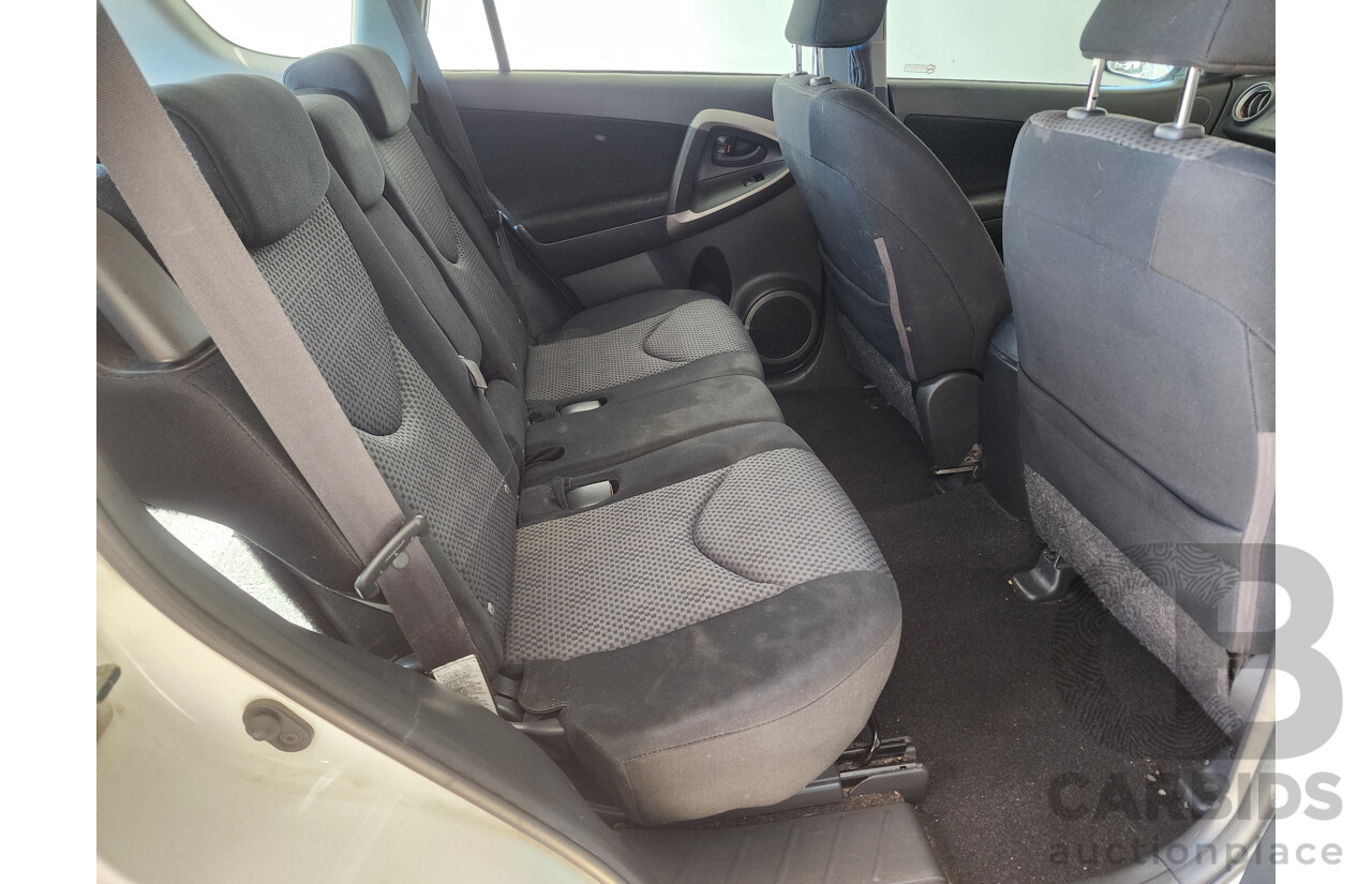 9/2006 Toyota Rav4 CV (4x4) ACA33R 4d Wagon White 2.4L