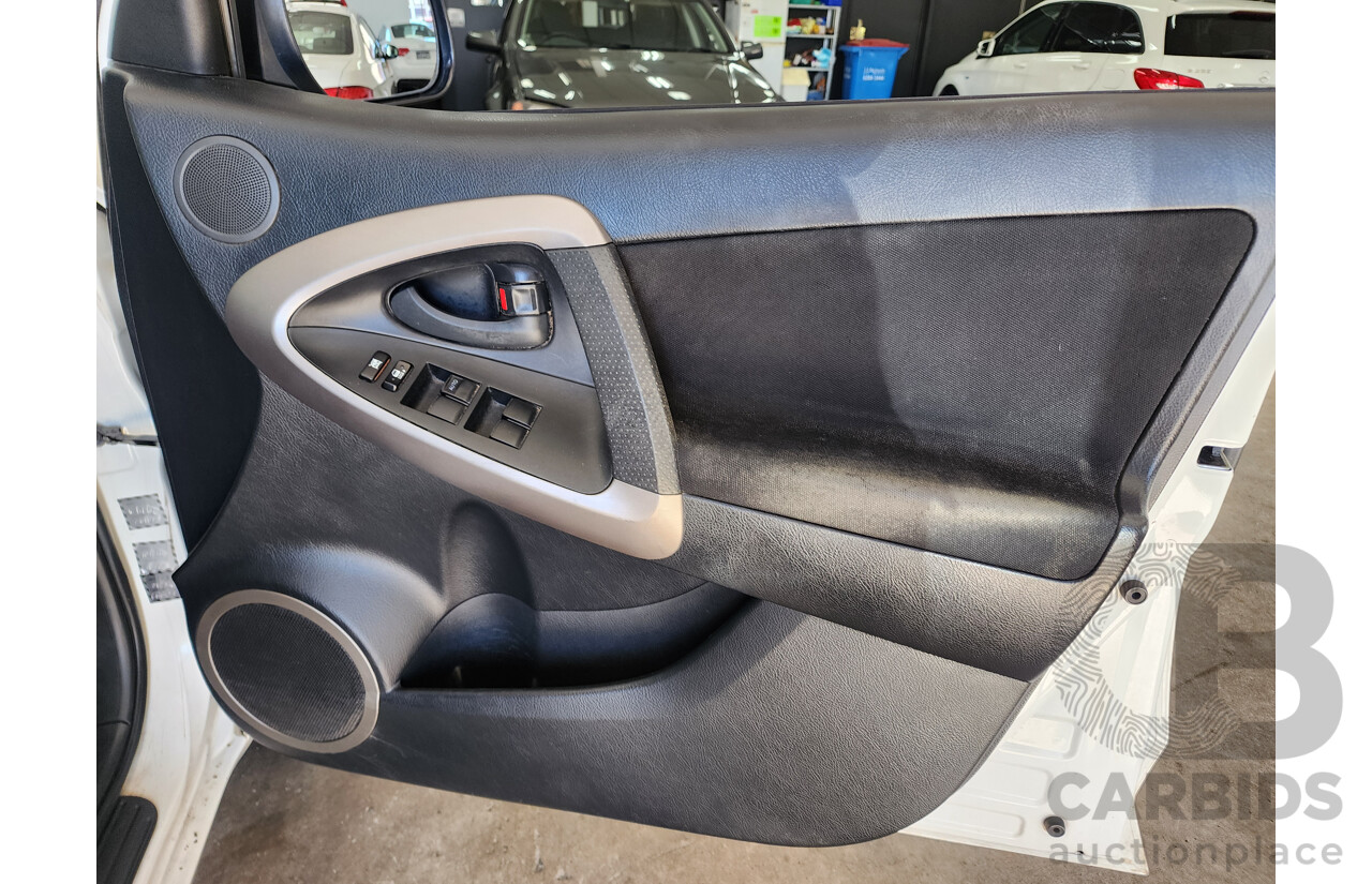 9/2006 Toyota Rav4 CV (4x4) ACA33R 4d Wagon White 2.4L