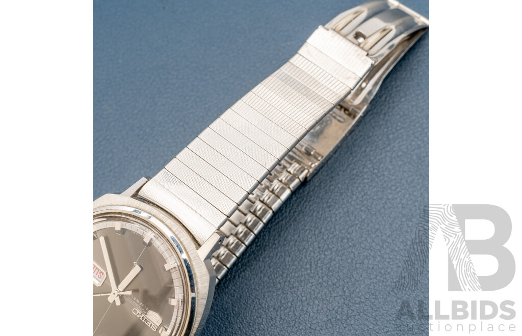 Seiko 5 Automatic 21 Jewels Vintage Watch, Silver/grey with Original Presentation Box