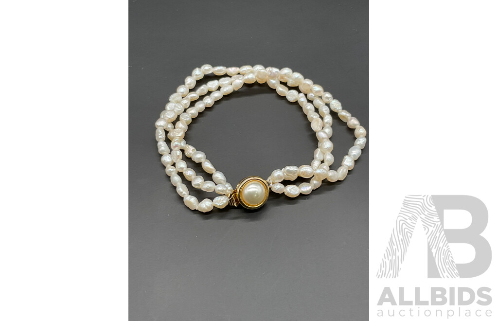 Freshwater Pearl Necklace and Bracelet Set